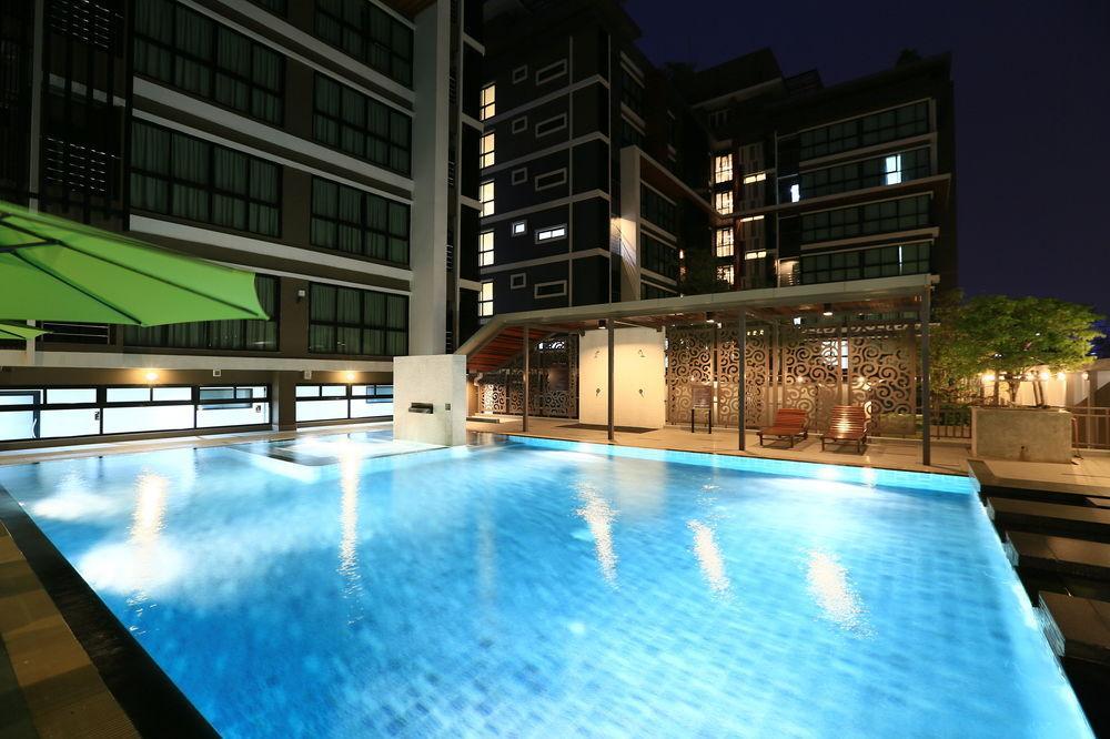 The Plimplace 2 Aparthotel Bangkok Exterior photo