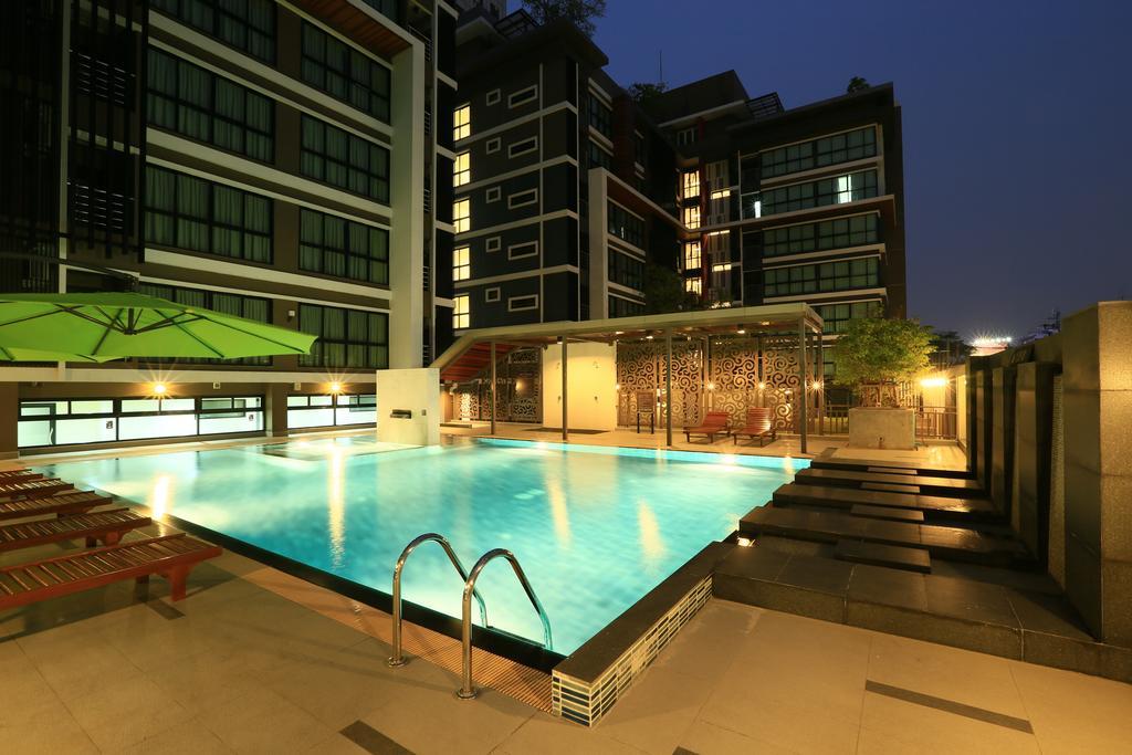 The Plimplace 2 Aparthotel Bangkok Exterior photo